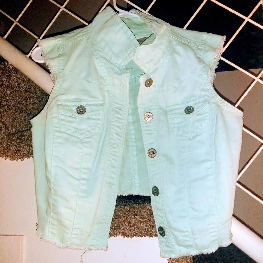 Levi Vest